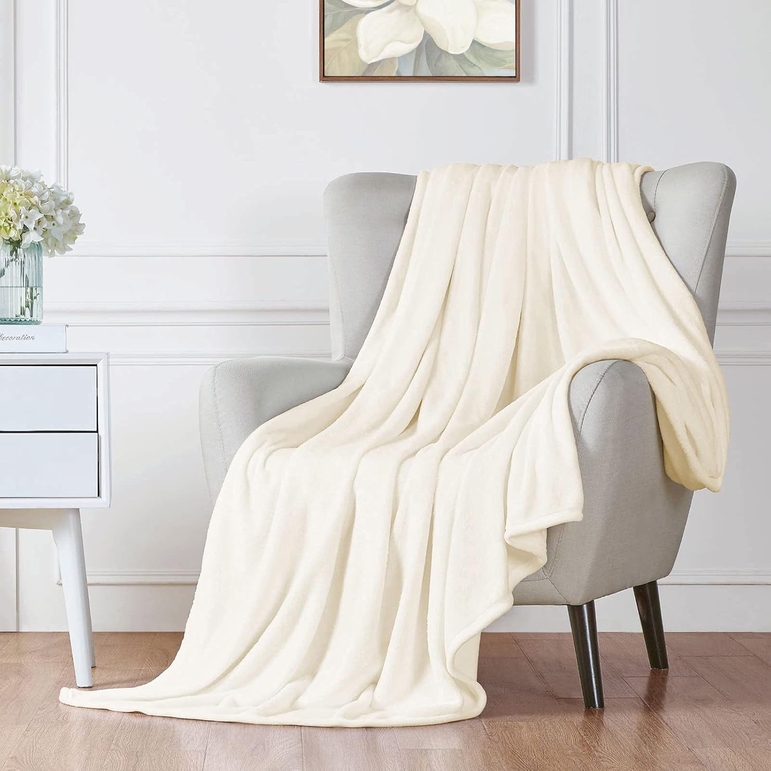 Fleece Blanket Plush Throw Fuzzy Lightweight (Twin Size 60X80 Cream) Super Soft Microfiber Flannel Blankets for Couch, Bed, Sofa Ultra Luxurious Warm and Cozy for All Seasons