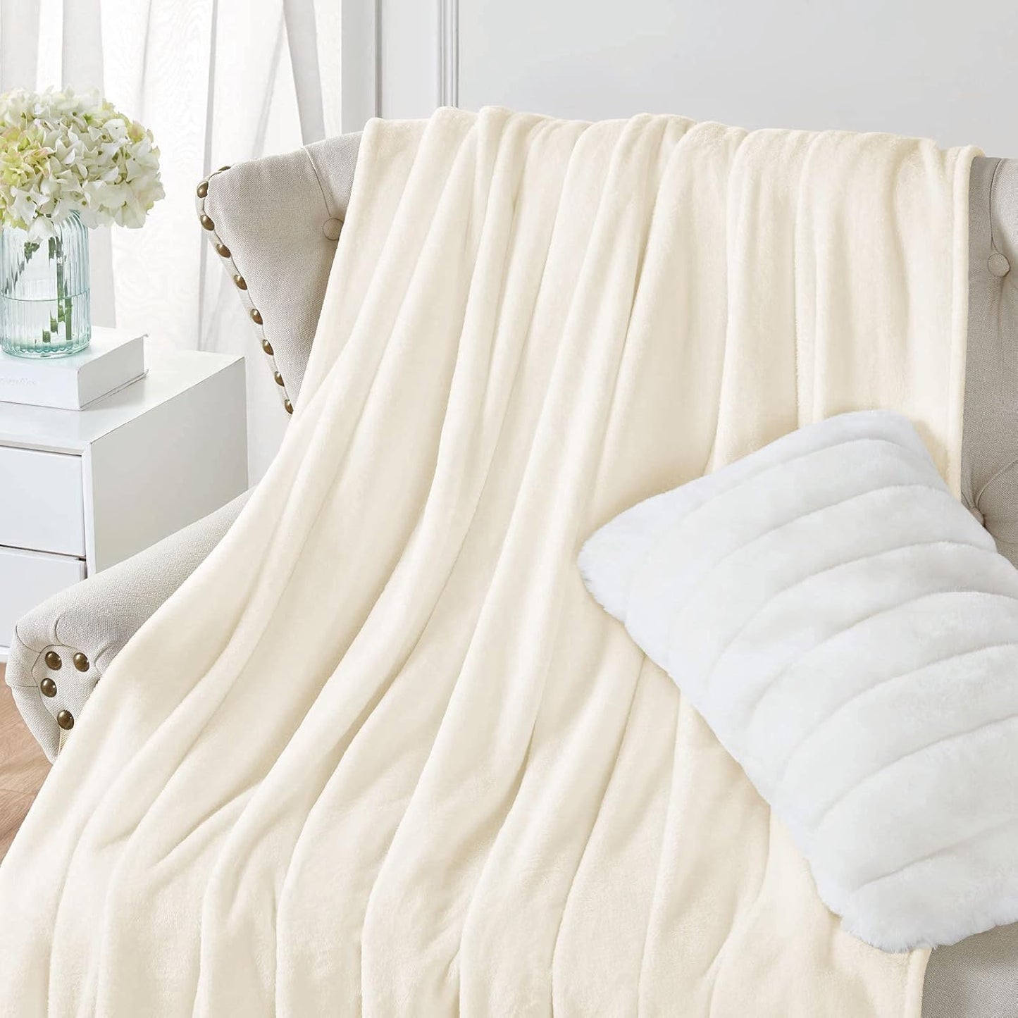 Fleece Blanket Plush Throw Fuzzy Lightweight (Twin Size 60X80 Cream) Super Soft Microfiber Flannel Blankets for Couch, Bed, Sofa Ultra Luxurious Warm and Cozy for All Seasons
